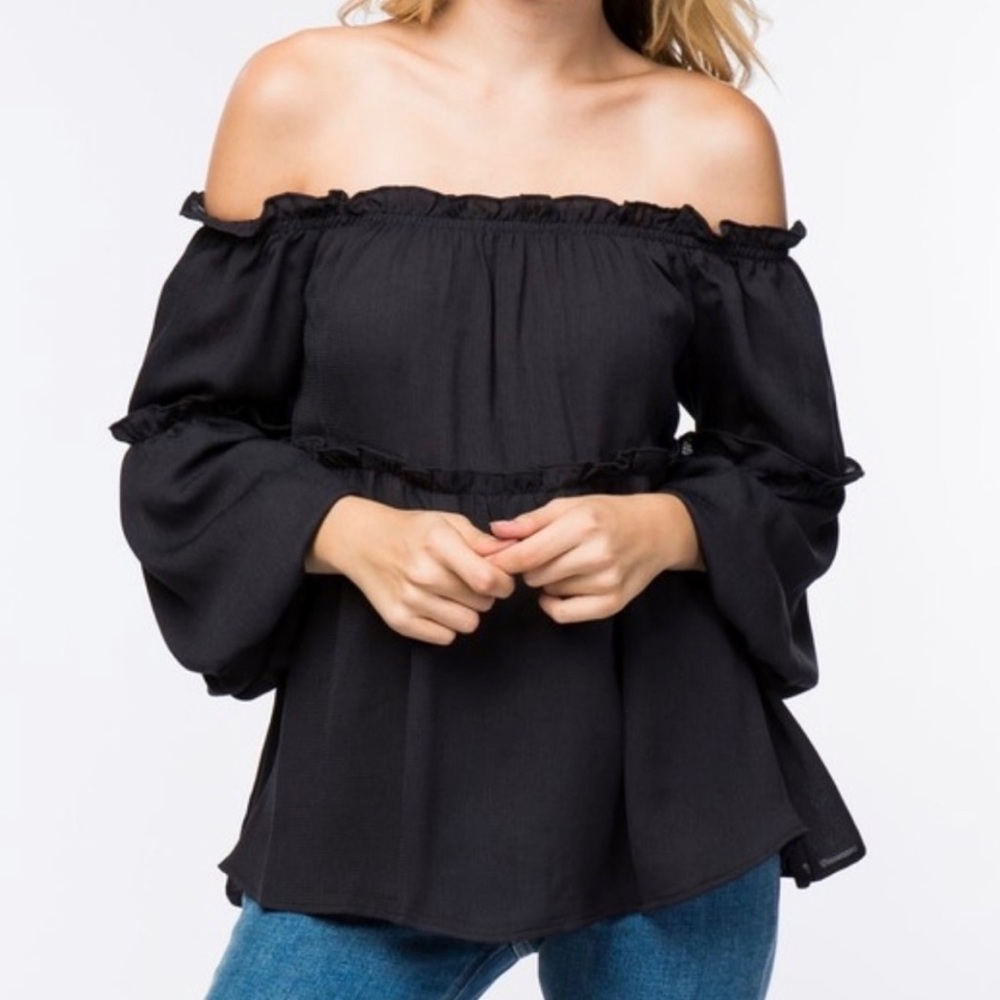 NWT black bubble sleeve top